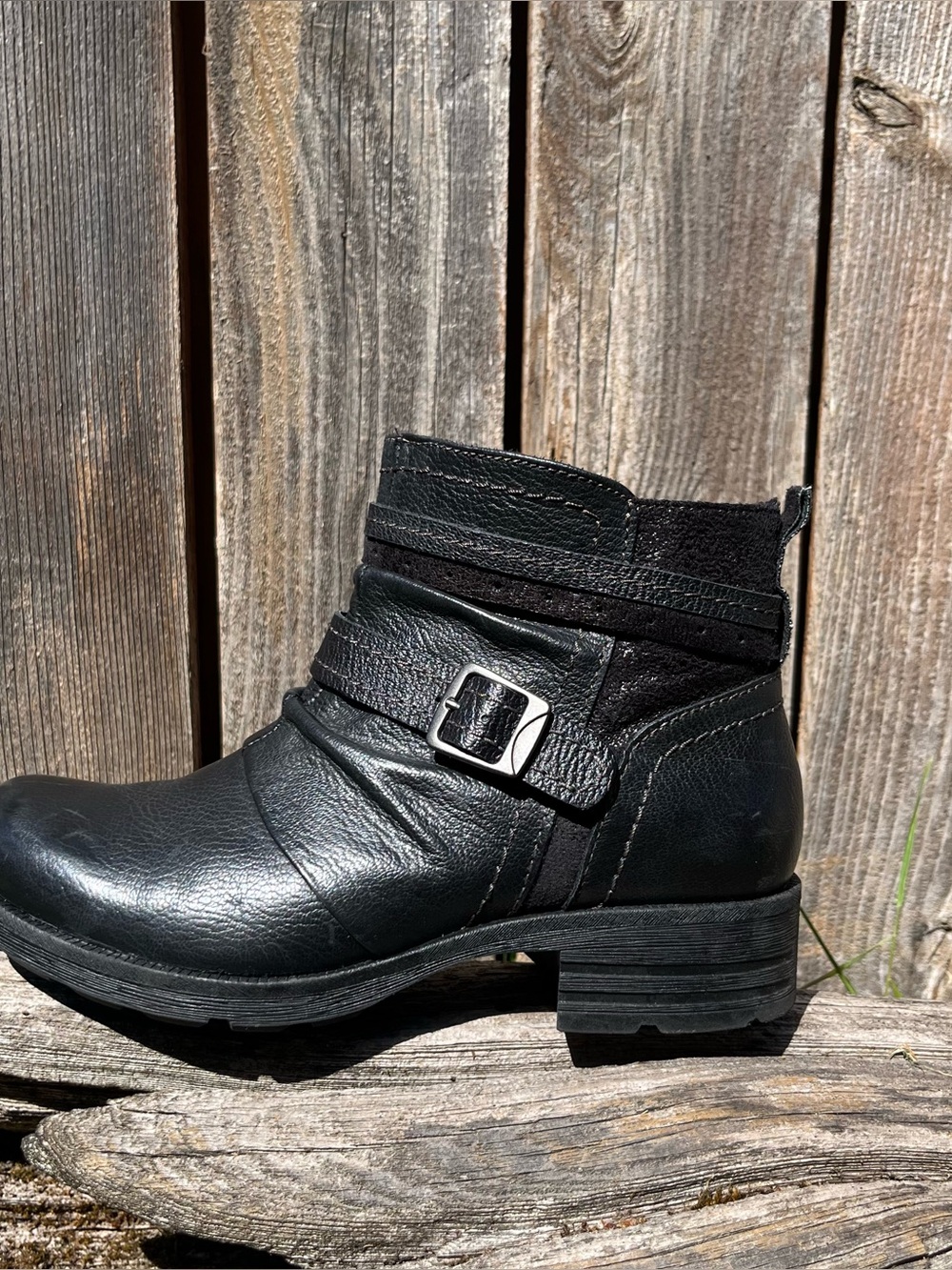 Earth Origins Randi Roland 2019F YLF9
Black boot size 7.5